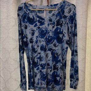Lularoe Blue Rose Print Blouse